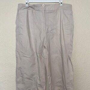 Womans beige pants size 1 XL